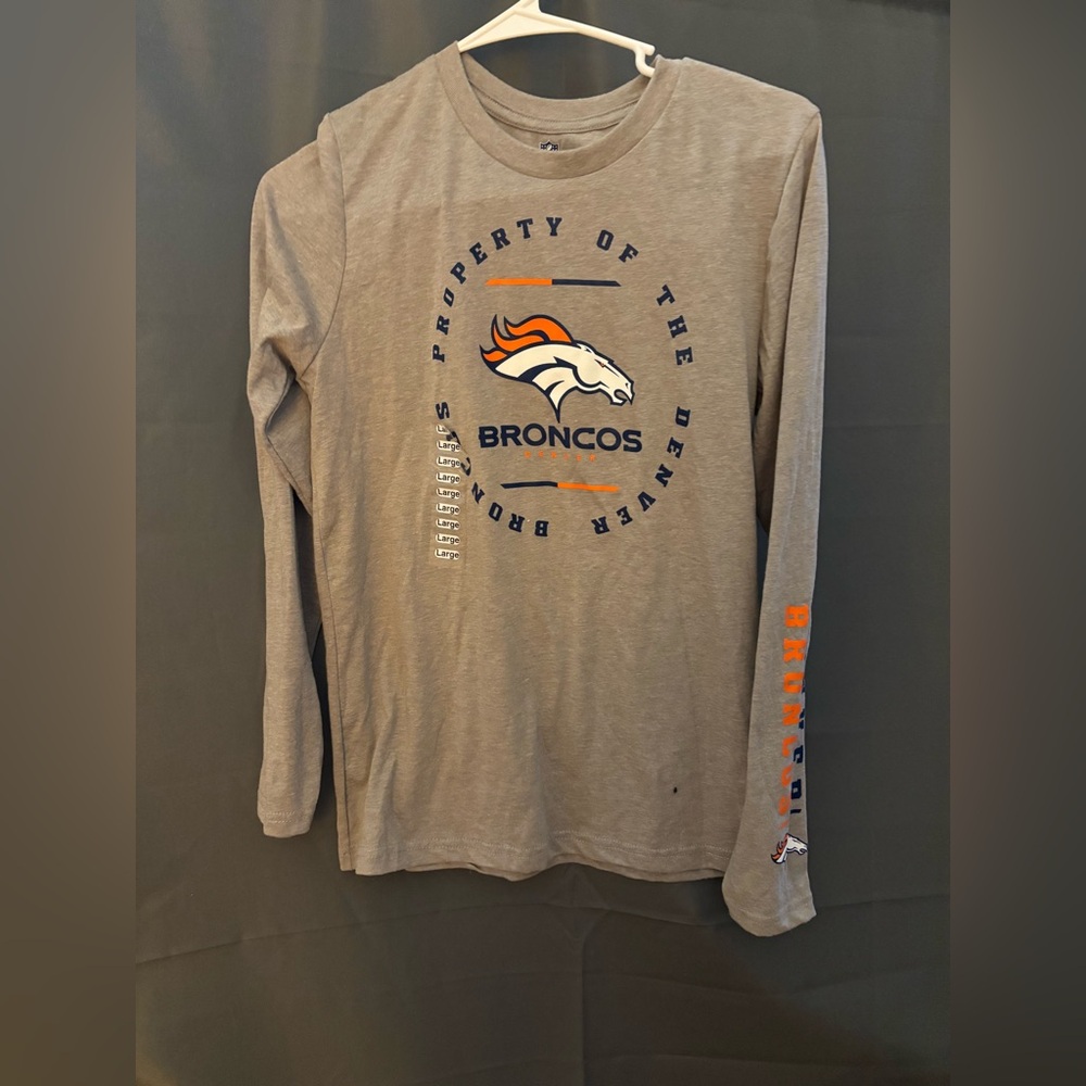 New With Tags Youth NFL Denver Broncos Top Size Large
